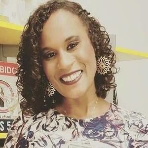 Meet your Posher, Larissa
